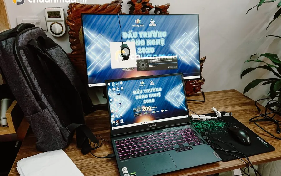 Màn hình bị ám vàng là do đâu? Có cứu được không?